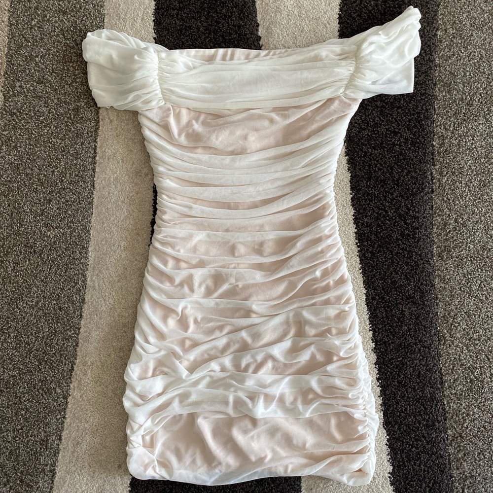 White body con women’s dress